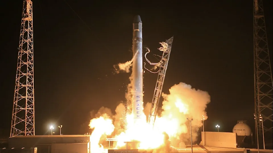 富国银行：SpaceX无线业务将冲击传统运营商，而铁塔房地产投资信托基金将“悄然”获利